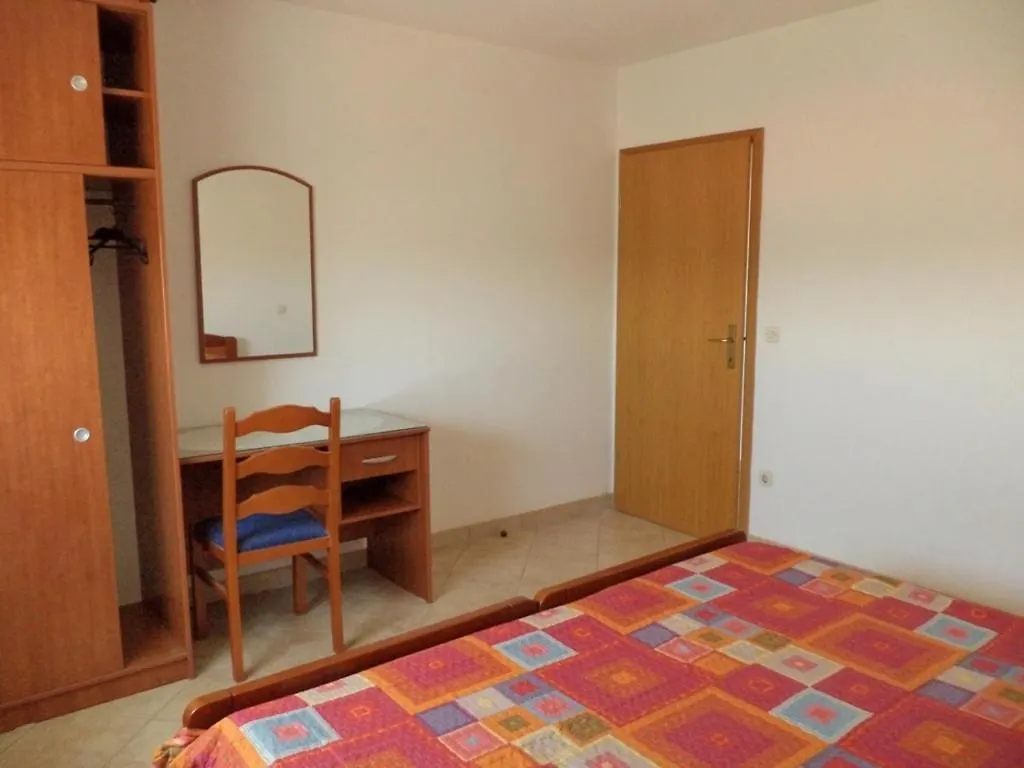Apartment In Pula With Sea View, Terrace, Air Conditioning, Wifi 633-2 0*,
